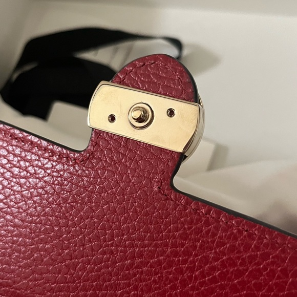 ❤️ Red Gucci Wallet-On-Chain ❤️ - Picture 6 of 10